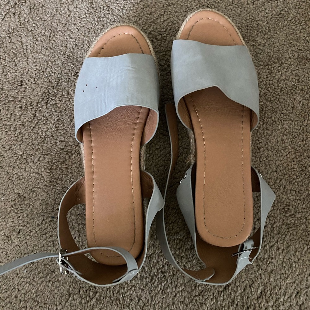 Gray Platform Sandals - Picture 4 of 4